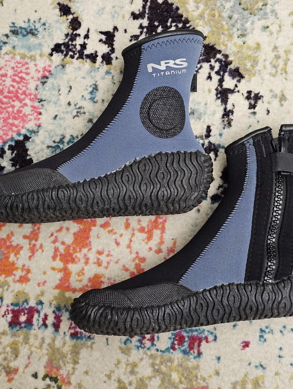 NRS Titanium Neoprene Wetshoes Mens 7 Water Sport Paddle Shoe Boots Socks Kayak